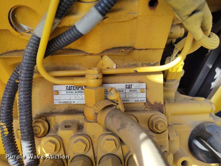 image for item IP9696 2018 Caterpillar CB34B double drum vibratory roller