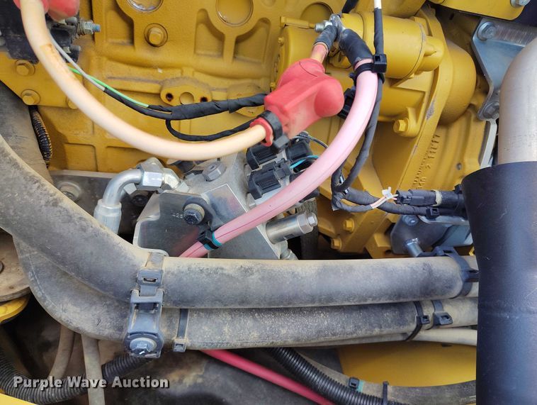 image for item IP9696 2018 Caterpillar CB34B double drum vibratory roller