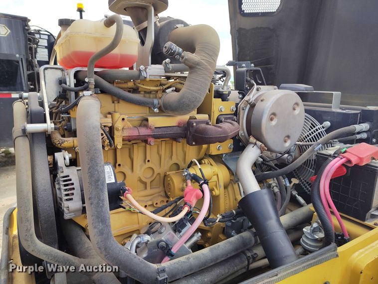 image for item IP9696 2018 Caterpillar CB34B double drum vibratory roller