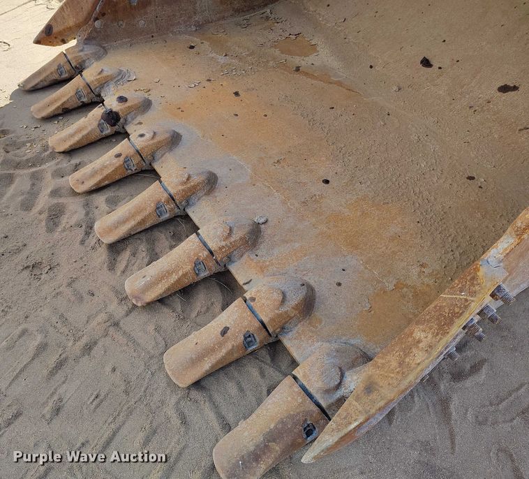 image for item IP9707 2014 John Deere 470G LC excavator