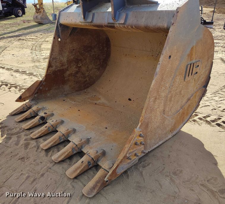 image for item IP9707 2014 John Deere 470G LC excavator