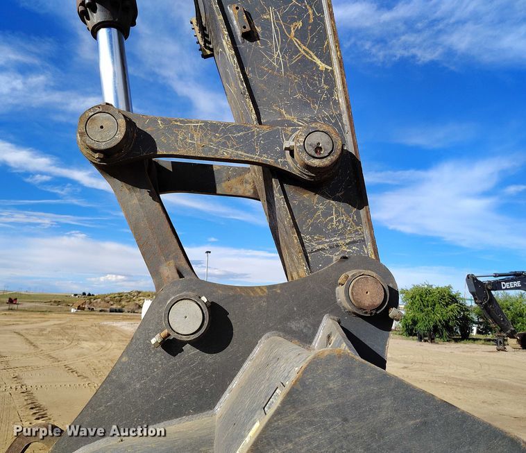 image for item IP9707 2014 John Deere 470G LC excavator