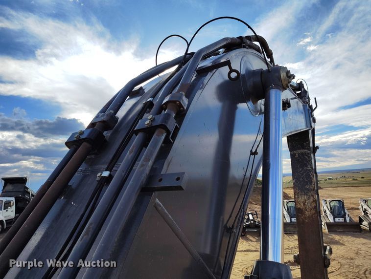 image for item IP9707 2014 John Deere 470G LC excavator