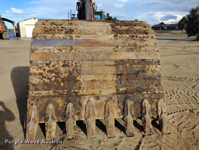 image for item IP9707 2014 John Deere 470G LC excavator