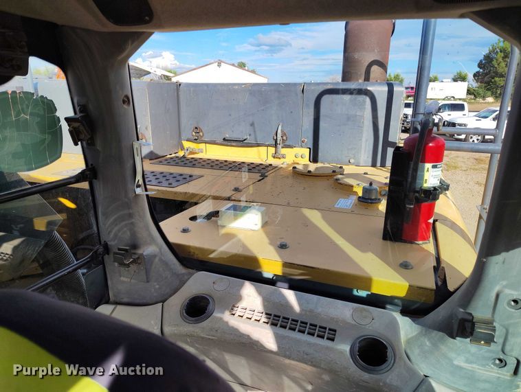 image for item IP9707 2014 John Deere 470G LC excavator