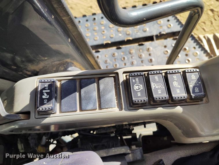 image for item IP9707 2014 John Deere 470G LC excavator