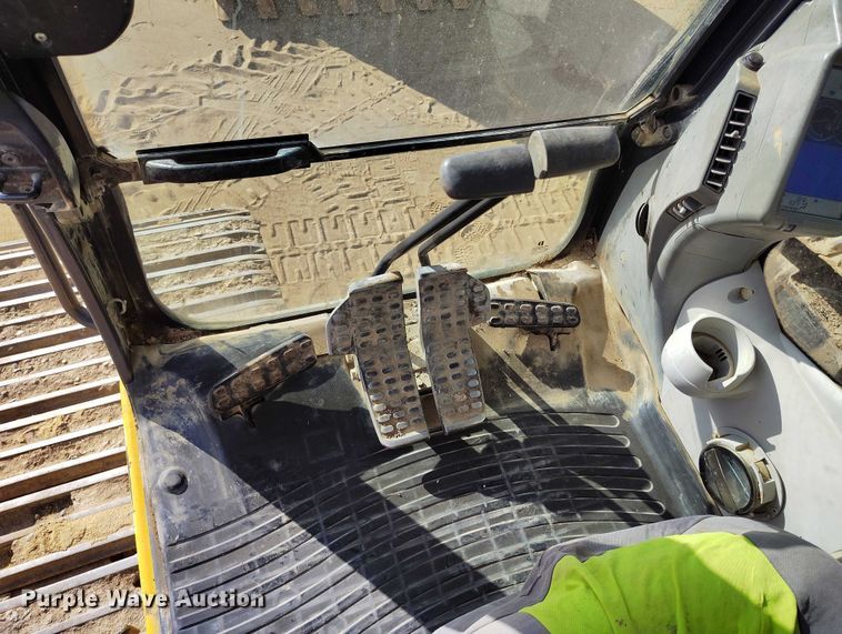 image for item IP9707 2014 John Deere 470G LC excavator