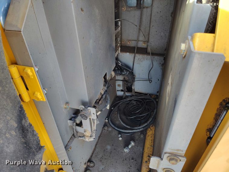 image for item IP9707 2014 John Deere 470G LC excavator