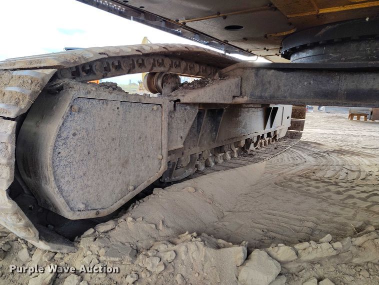 image for item IP9707 2014 John Deere 470G LC excavator