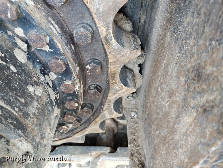 image for item IP9707 2014 John Deere 470G LC excavator