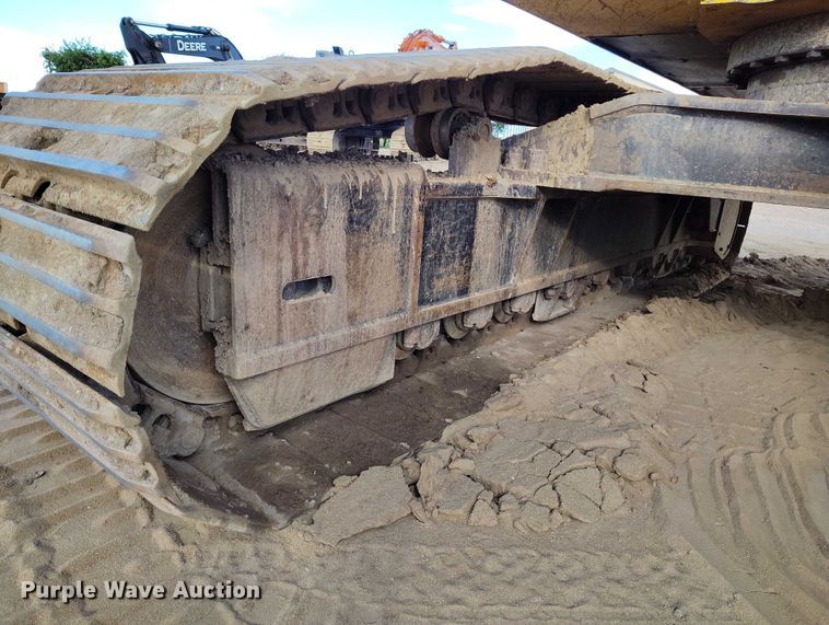 image for item IP9707 2014 John Deere 470G LC excavator