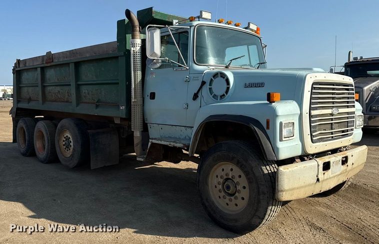 image for item ND9416 1995 Ford L9000 dump truck