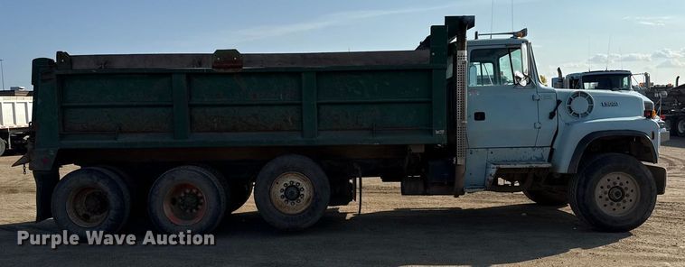 image for item ND9416 1995 Ford L9000 dump truck
