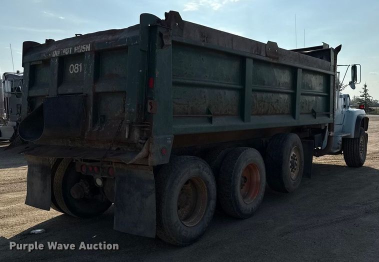 image for item ND9416 1995 Ford L9000 dump truck