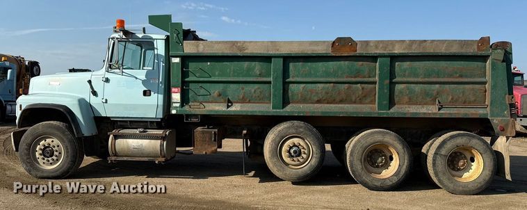 image for item ND9416 1995 Ford L9000 dump truck