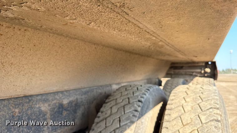 image for item ND9416 1995 Ford L9000 dump truck