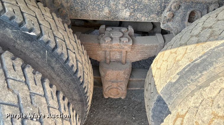 image for item ND9416 1995 Ford L9000 dump truck