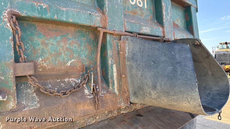 image for item ND9416 1995 Ford L9000 dump truck