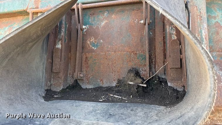 image for item ND9416 1995 Ford L9000 dump truck