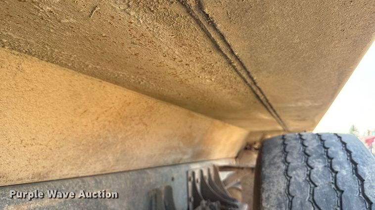 image for item ND9416 1995 Ford L9000 dump truck