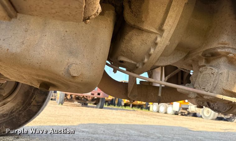 image for item ND9416 1995 Ford L9000 dump truck