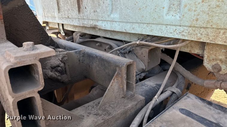 image for item ND9416 1995 Ford L9000 dump truck