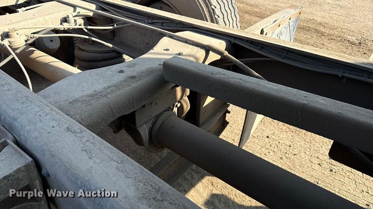 image for item ND9416 1995 Ford L9000 dump truck