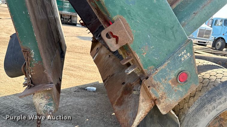 image for item ND9416 1995 Ford L9000 dump truck