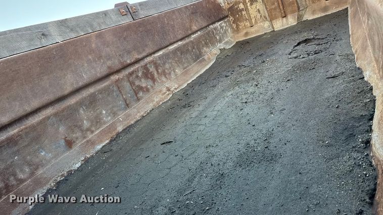 image for item ND9416 1995 Ford L9000 dump truck