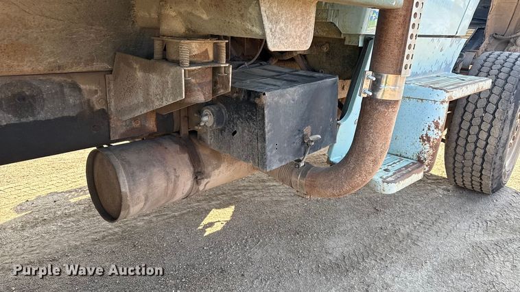 image for item ND9416 1995 Ford L9000 dump truck