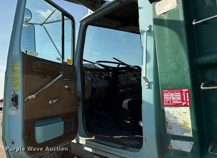 image for item ND9416 1995 Ford L9000 dump truck