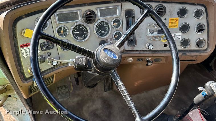 image for item ND9416 1995 Ford L9000 dump truck