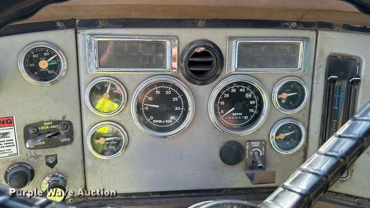 image for item ND9416 1995 Ford L9000 dump truck