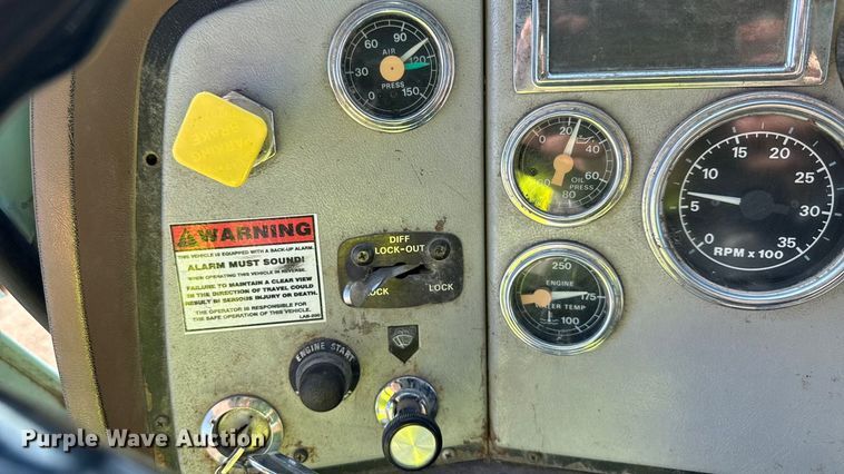 image for item ND9416 1995 Ford L9000 dump truck