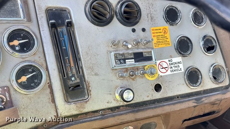 image for item ND9416 1995 Ford L9000 dump truck