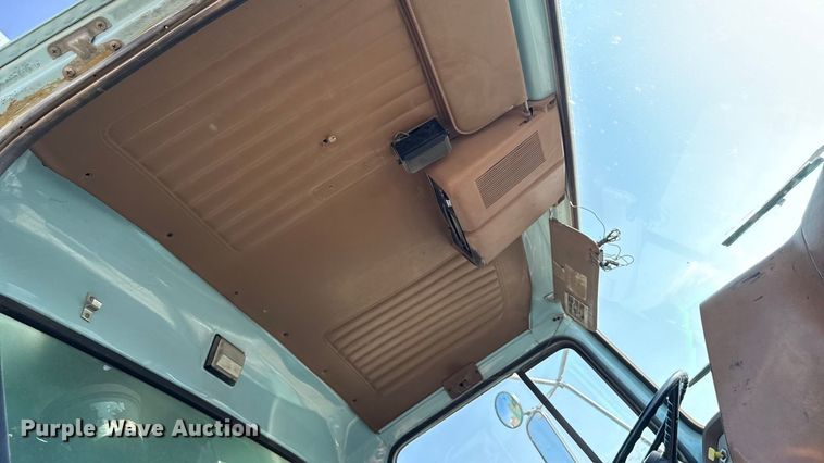 image for item ND9416 1995 Ford L9000 dump truck