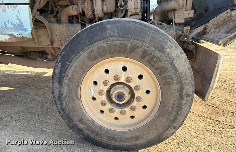 image for item ND9416 1995 Ford L9000 dump truck