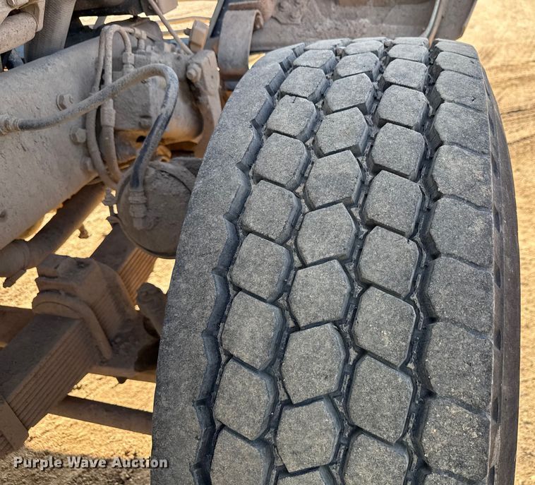 image for item ND9416 1995 Ford L9000 dump truck