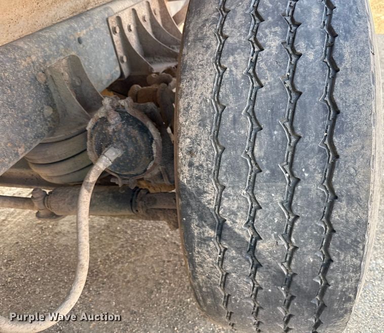 image for item ND9416 1995 Ford L9000 dump truck