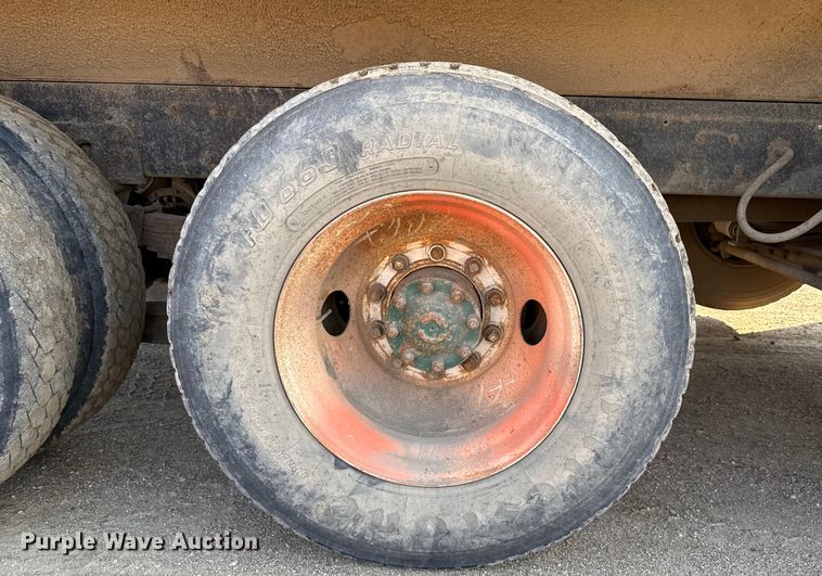 image for item ND9416 1995 Ford L9000 dump truck