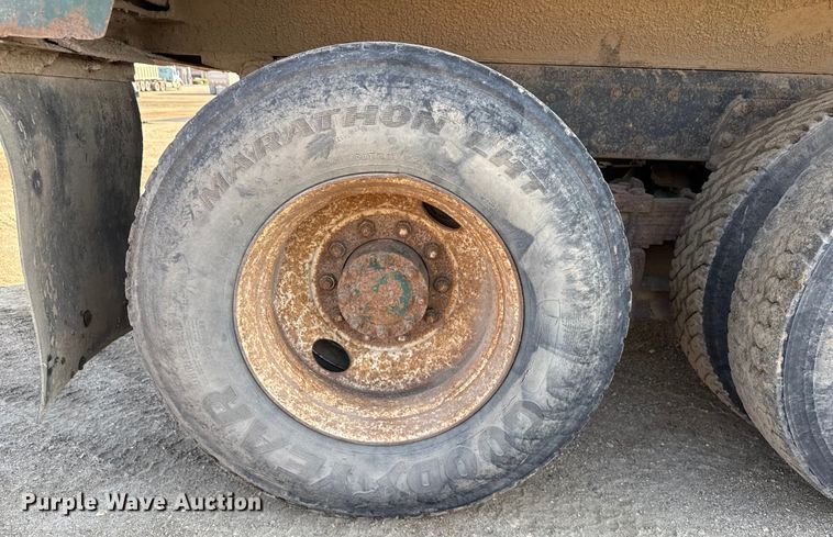 image for item ND9416 1995 Ford L9000 dump truck