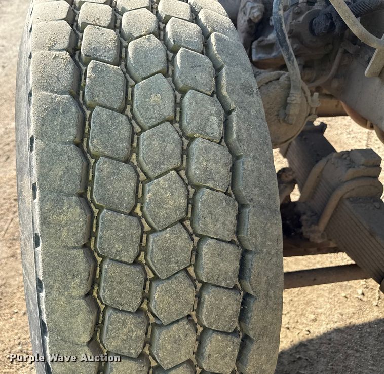 image for item ND9416 1995 Ford L9000 dump truck