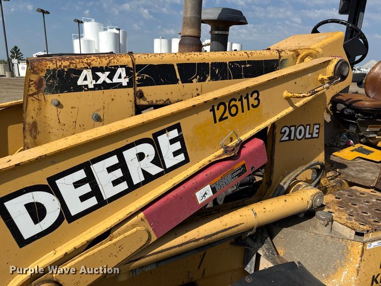 image for item ND9420 1998 John Deere 210LE landscape tractor