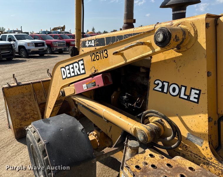 image for item ND9420 1998 John Deere 210LE landscape tractor