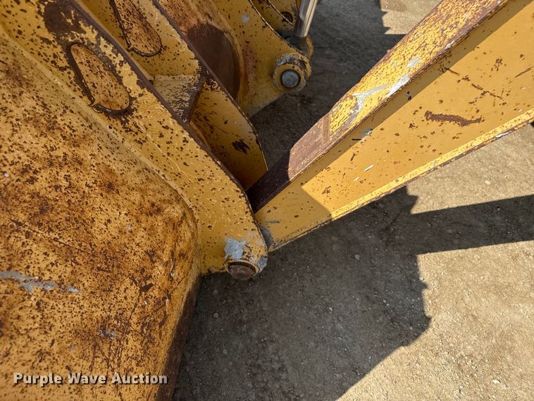 image for item ND9420 1998 John Deere 210LE landscape tractor