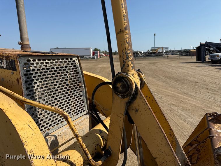 image for item ND9420 1998 John Deere 210LE landscape tractor