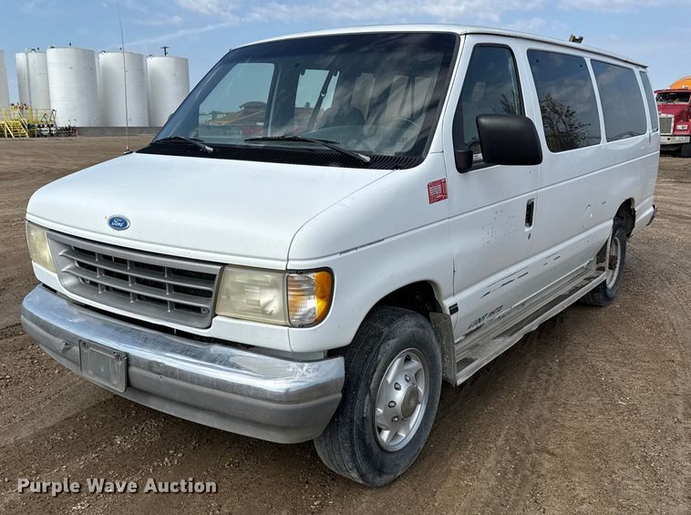 image for item ND9427 1996 Ford Club Wagon van