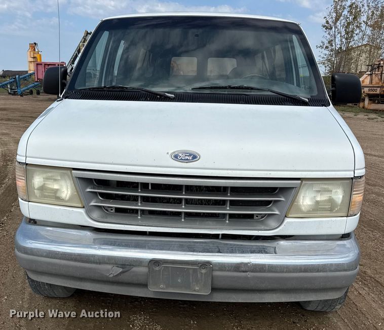 image for item ND9427 1996 Ford Club Wagon van