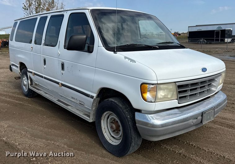 image for item ND9427 1996 Ford Club Wagon van