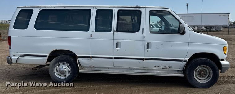 image for item ND9427 1996 Ford Club Wagon van